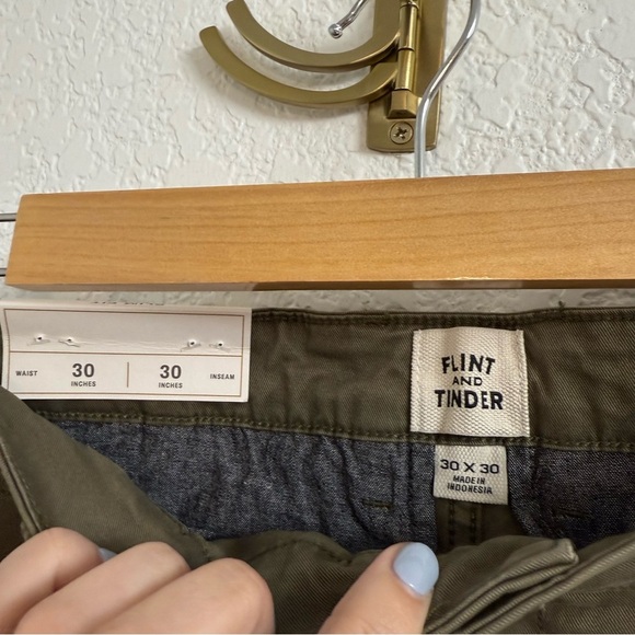 Flint and Tinder Slim Fit Military Olive Size 30 X 30 BNWT - Picture 4 of 8